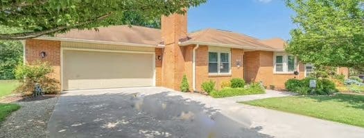 7049 Hunters Trail